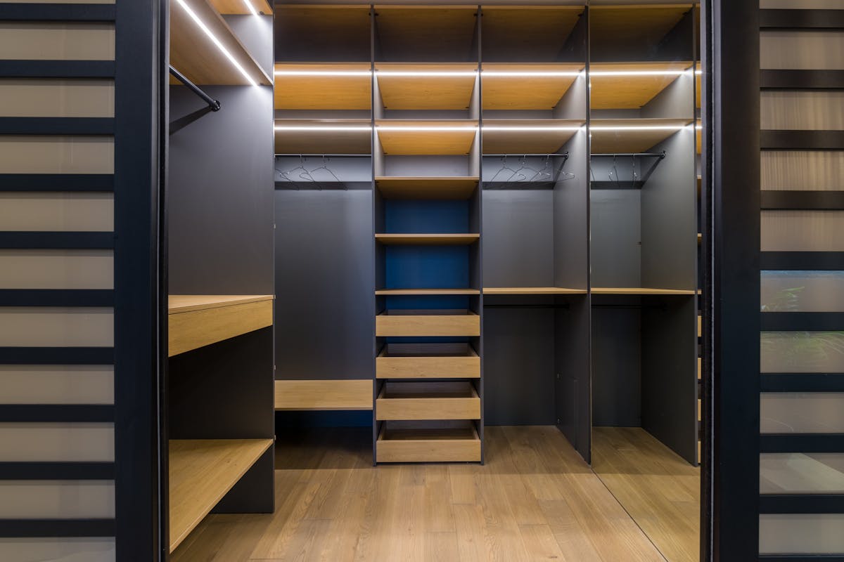 Meubles sur mesure : optimiser l’espace et le rangement dans votre maison