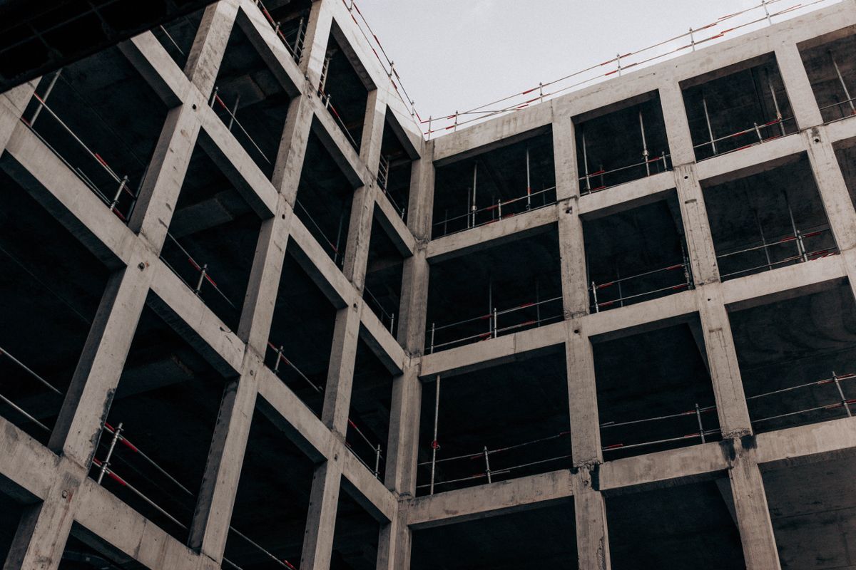 Recours des tiers contre un permis de construire : délais, conditions et procédure
