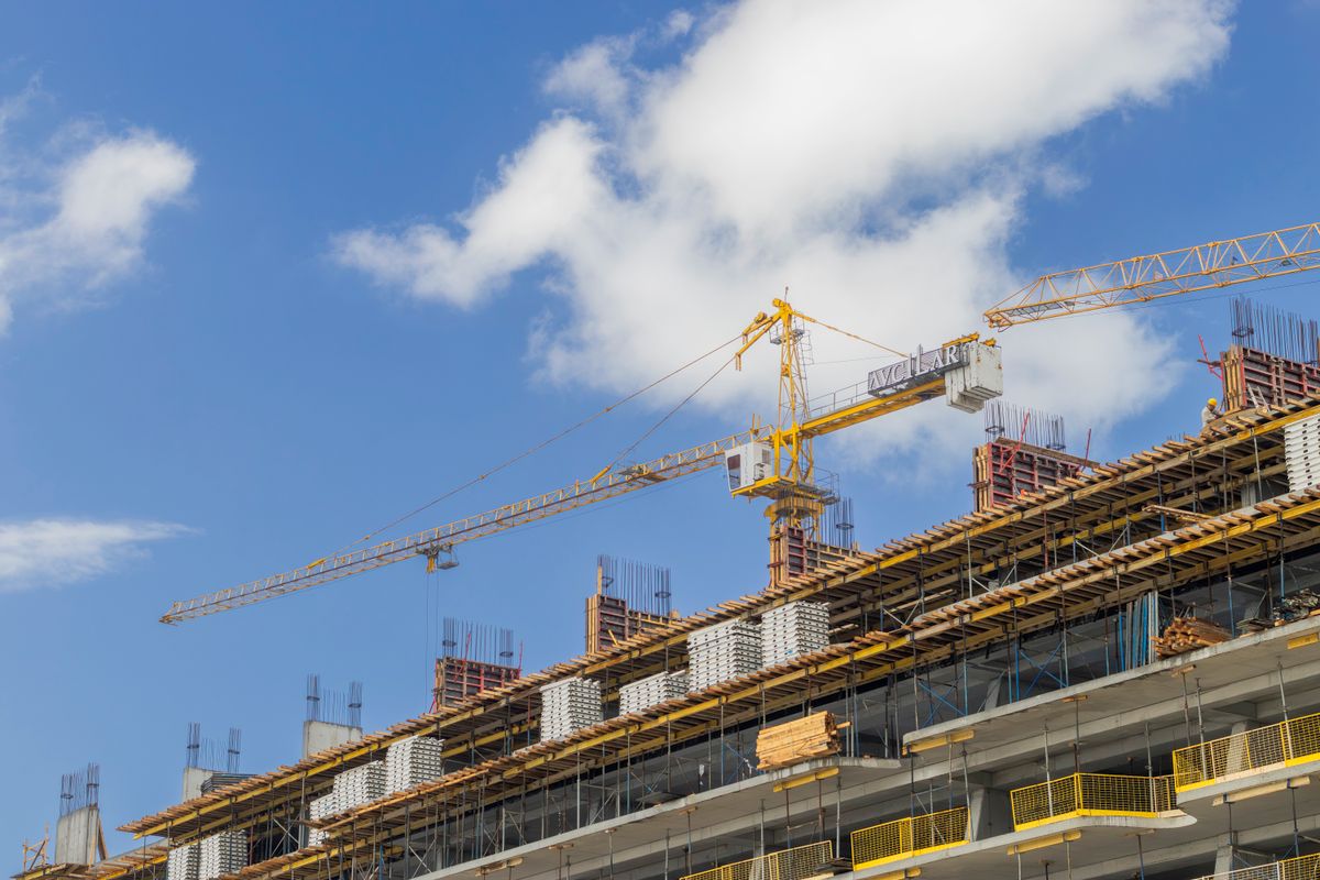 Retard de chantier : pénalités et recours, vos droits et démarches